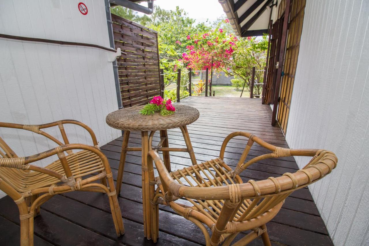 Le Coconut Lodge Avatoru Bagian luar foto