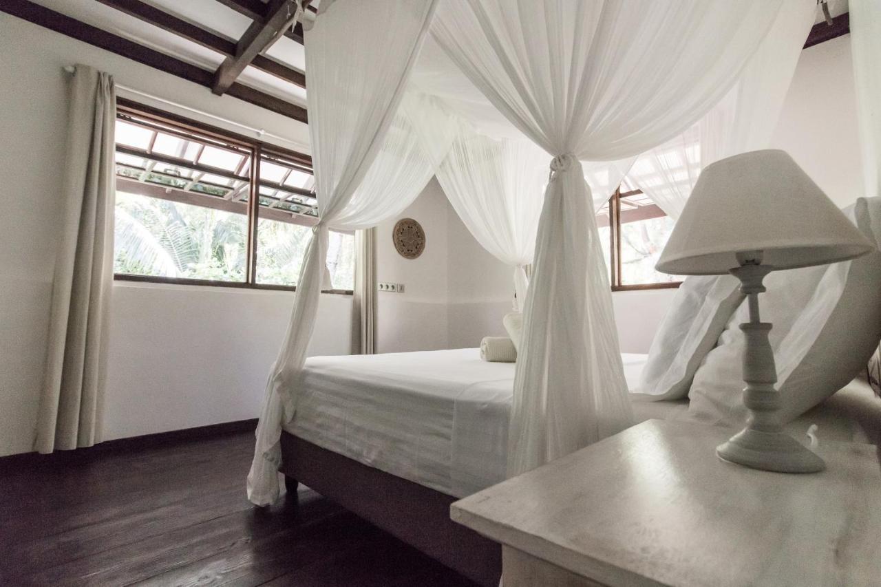 Le Coconut Lodge Avatoru Bagian luar foto