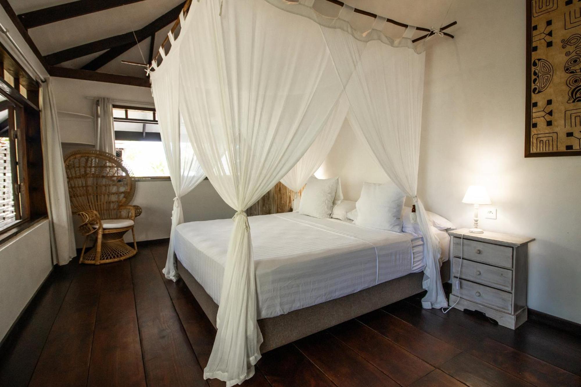 Le Coconut Lodge Avatoru Bagian luar foto
