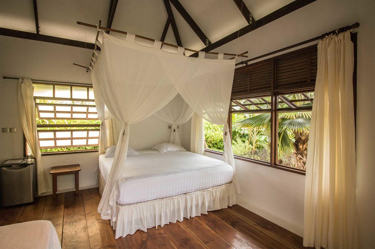 Le Coconut Lodge Avatoru Bagian luar foto